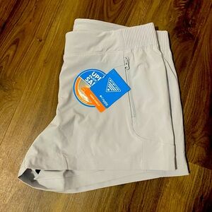 NWT - Columbia PFG 3” Fishing Shorts